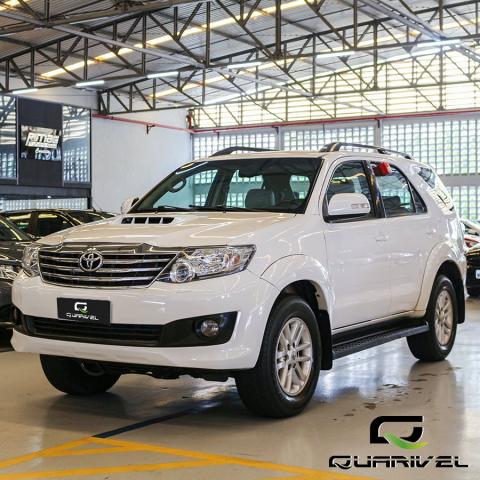 Hilux sw4 2014/2015 3.0 srv 4X4 7 lugares 16V turbo intercooler diesel 4p automatico