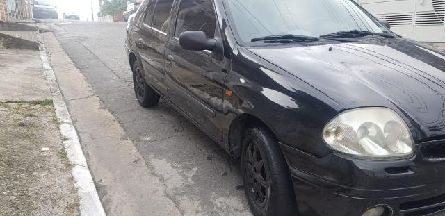 Clio Sedan 1.6 Completo Estudo Trocas