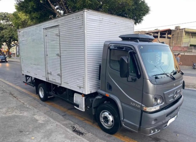 MB ACCELO 1016