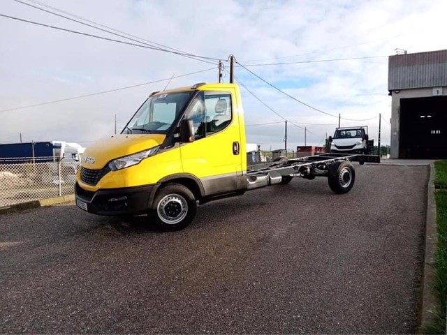 IVECO DAILY 35.150 CHASSI 2020