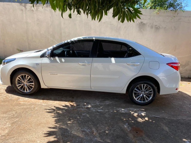 VEÍCULO COROLLA