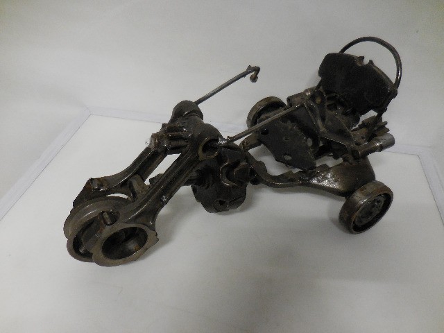 moto triciculo brinquedo de ferro artezanal  - Foto 4