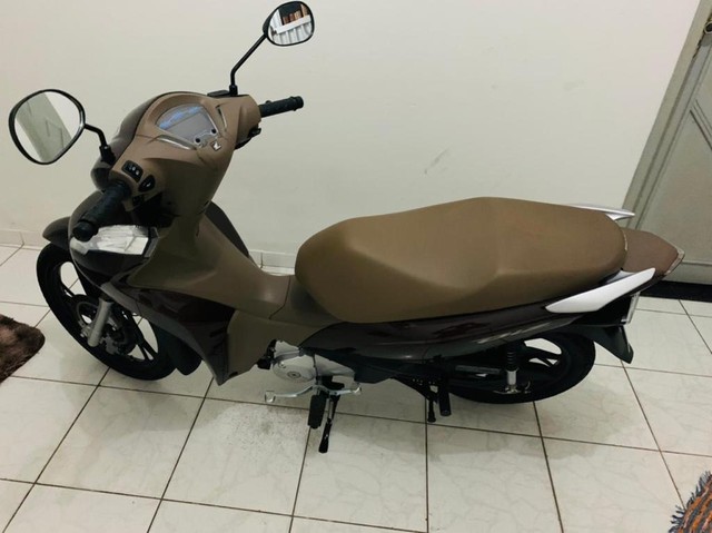 BIZ 125 MARROM 2021 2.000 KM RODADOS