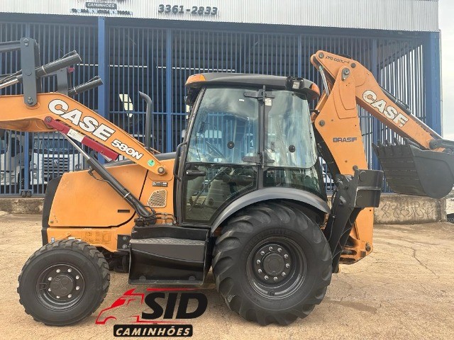 Case 580 M 2013 - Foto 3