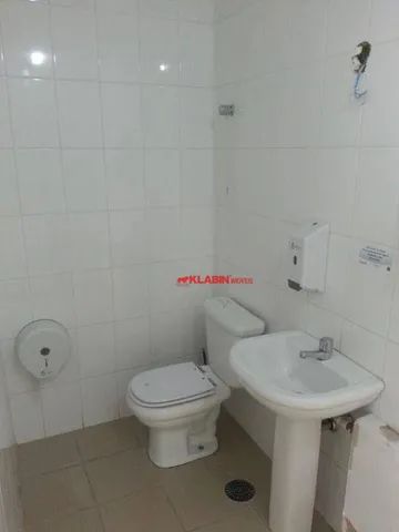 Sala comercial à 150m do metro Ana Rosa - 100m - 3 banheiros - 2 vagas - Ar condicionado -
