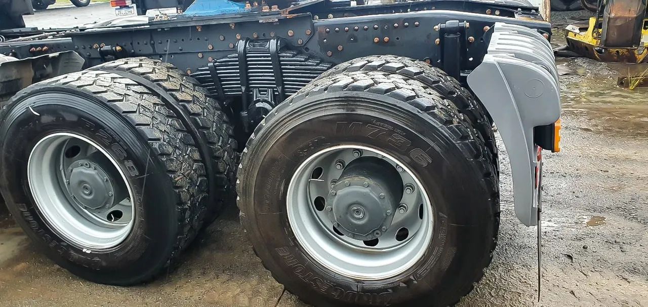 Caminhão Mercedes-Benz Axor 3344 6x4   - Foto 3