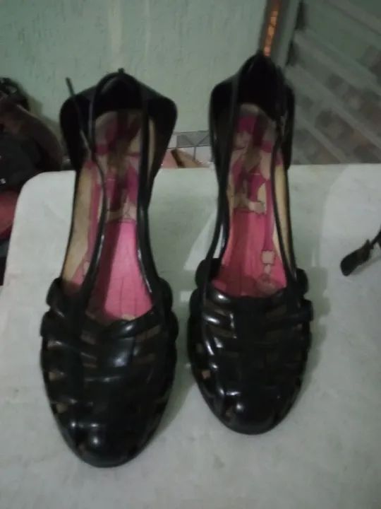 Sandálias e sapatos 37/38