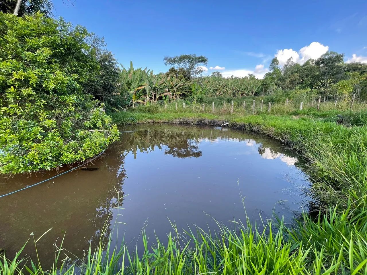 Terreno com  acesso a lagoa na área rural  em Itaúna - MG