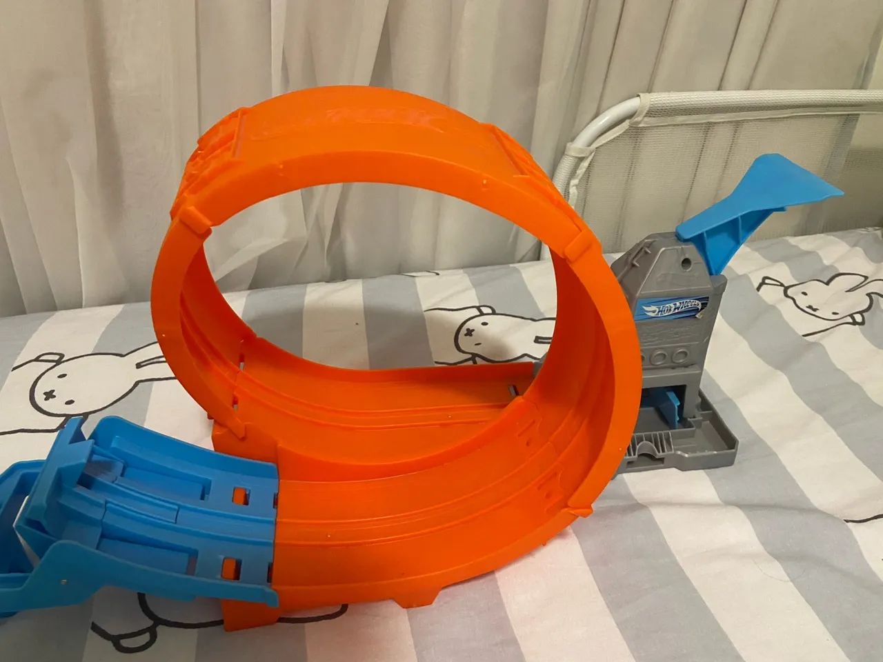 Pista de corrida Hot Wheels - LLooping e rampa