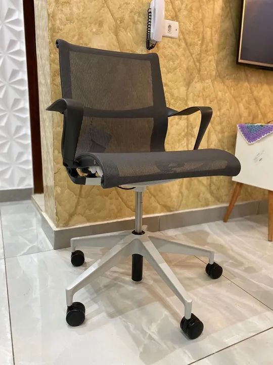 Cadeira Herman miller setu super nova  