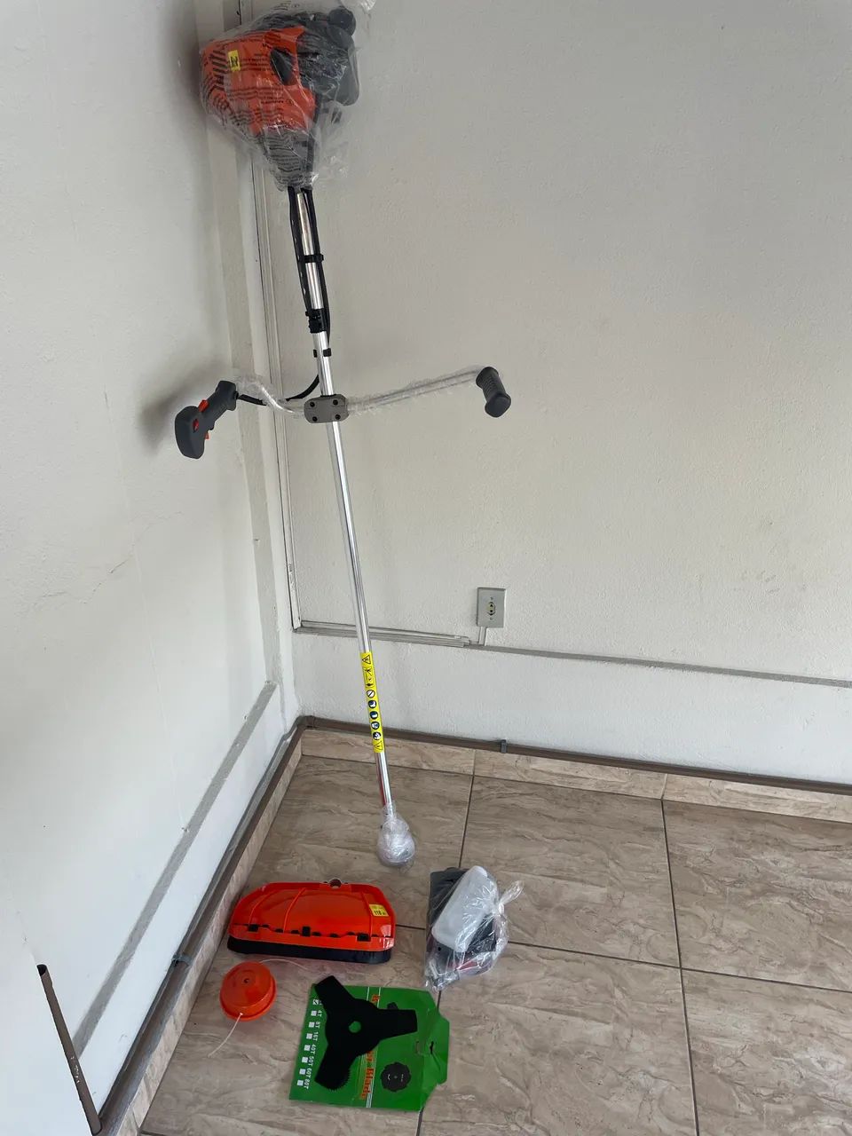 Roçadeira Yamasaki 52 cc Gasolina - RY-52 (Possui nota fiscal)