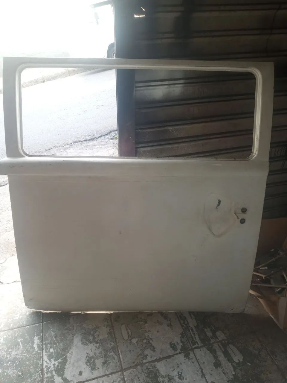 Vendo uma porta de correr de Kombi 1999 a 2014 - Foto 3