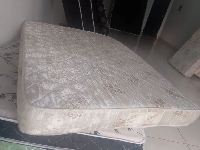COLCHÃO CASAL DE ESPUMA USADO R$350 ENTREGO - Foto 5