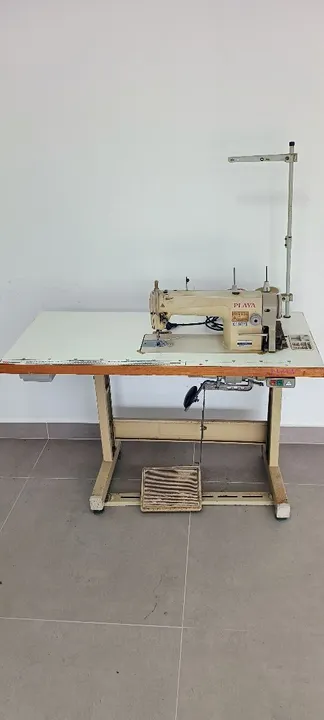 Máquina de Costurar Reta Industrial PLAYA Usada