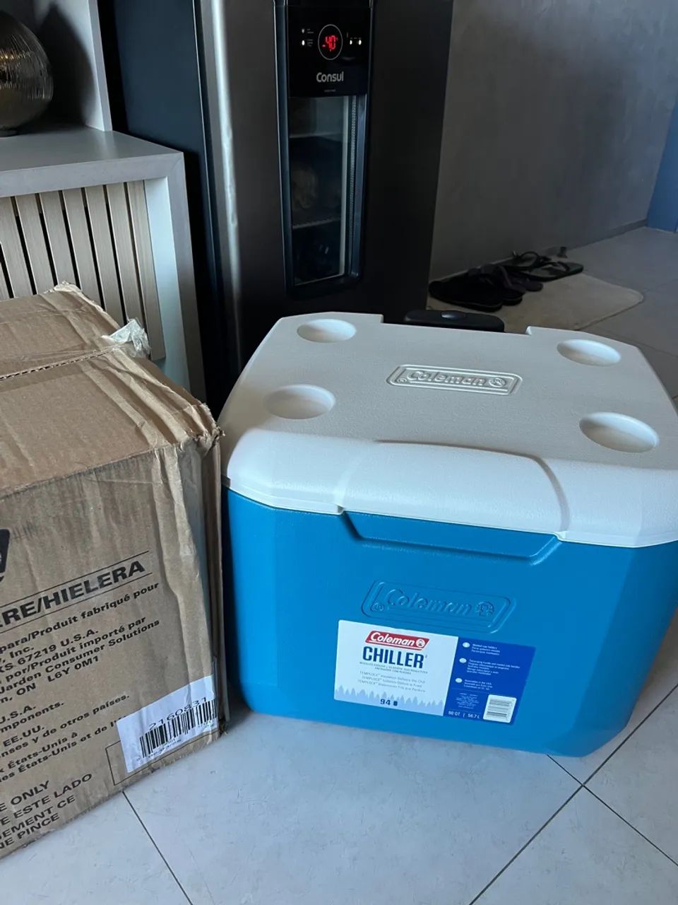 [Novo, lacrado] Cooler Coleman Chiller 60 QT Azul com rodas