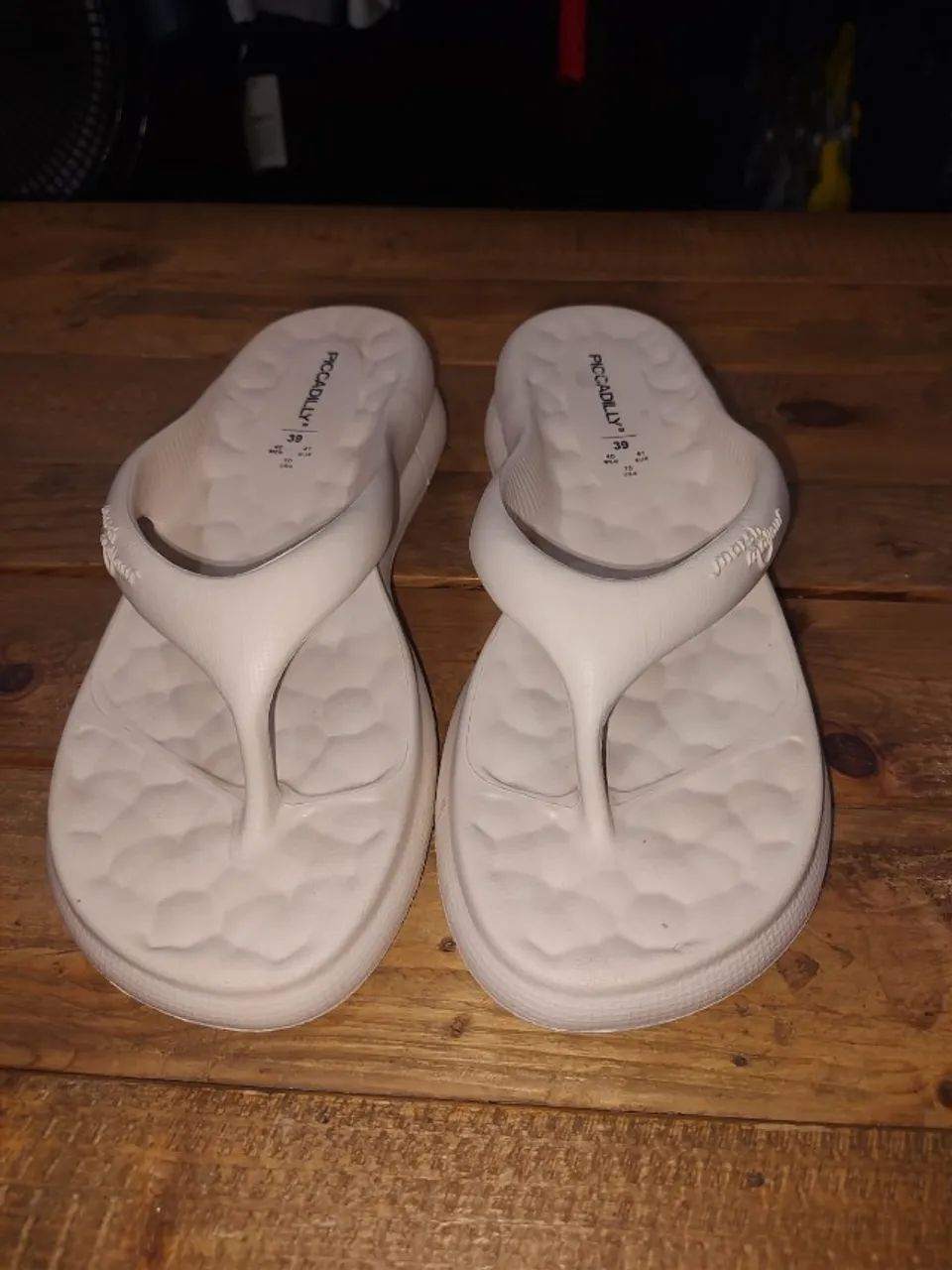 CHINELO PICCADILY NUMERAÇÃO 38 VALOR 60,00 - Foto 4