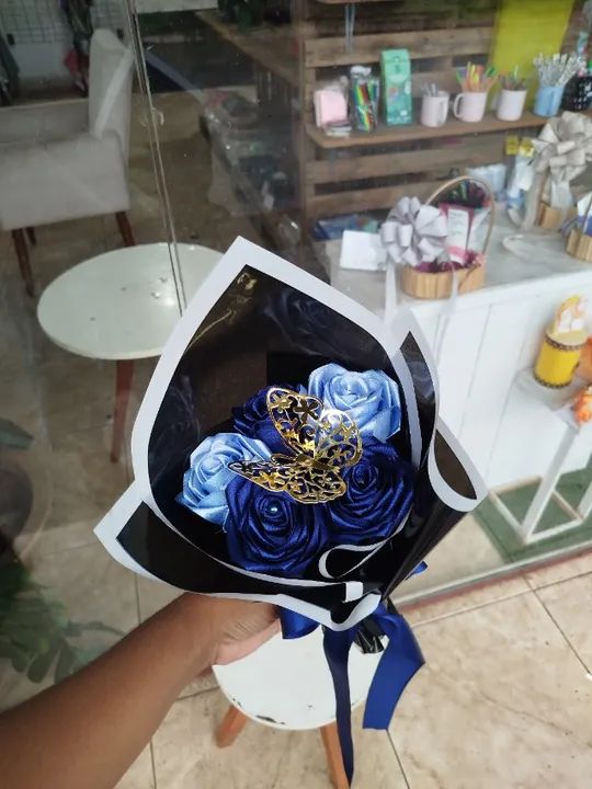 MINI BUQUE COM FLORES ETERNAS  - Foto 4