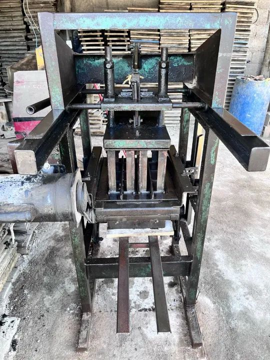 Máquina de Blocos Usada - Foto 3