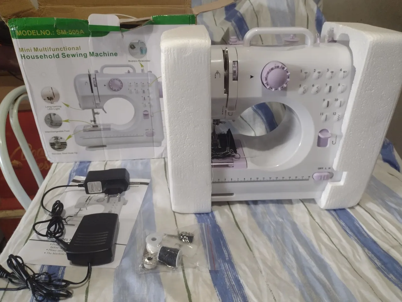 Máquina de Costurar Elétrica Mini Multifuncional