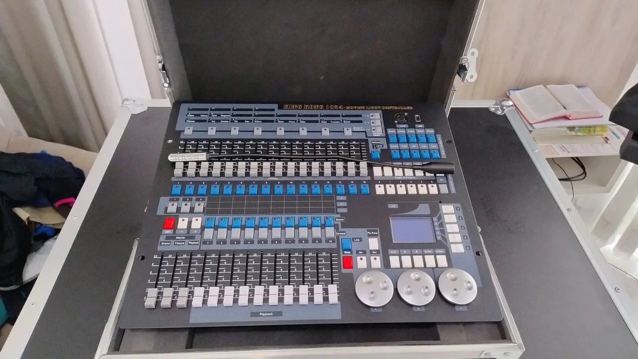 MESA DE ILUMINAÇÃO AVOLITE 1024 (ESTADO DE NOVA)