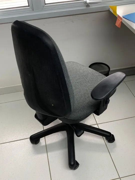 Cadeira para Escritório Secretária Cinza Confortável - Foto 2