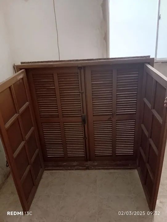 Porta de madeira com venezianas. 1,20x1,20 - Foto 2