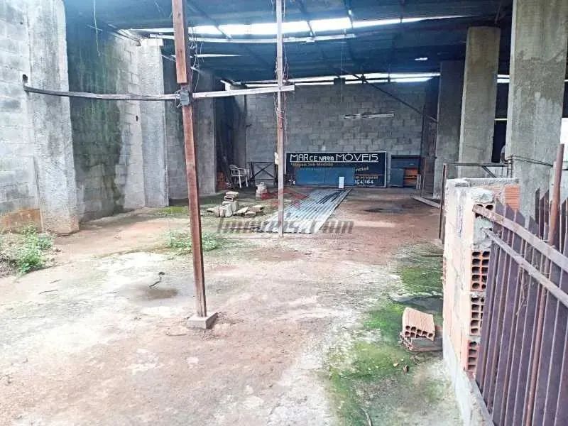Galpão Comercial de 447m² No Campinho.
