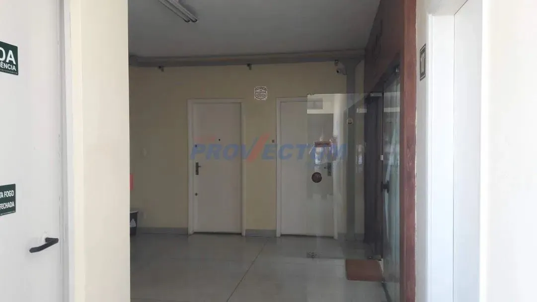 Sala à venda e locação no Centro