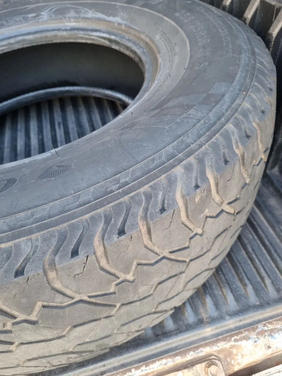 Pneu para camionete 265 75 16