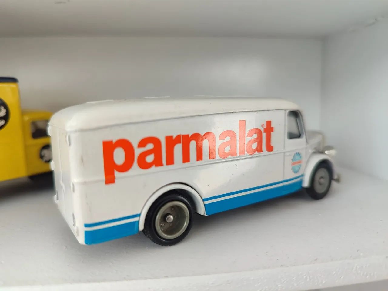 Caminhão de brinquedo Michelin Parmalat Corgi - Foto 4