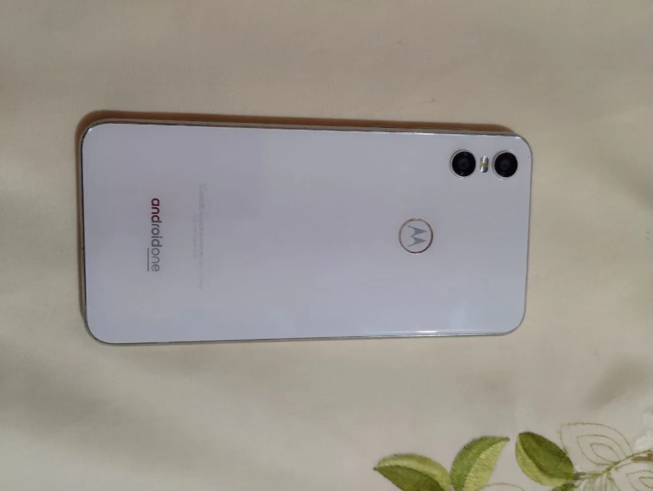 Vendo celular Motorola em perfeito estado bateria boa 350$