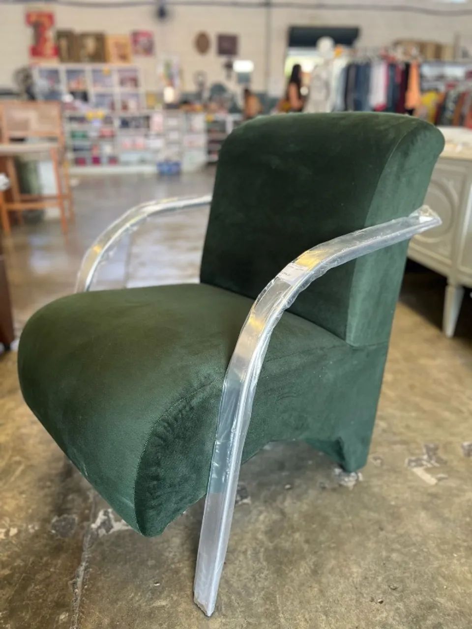 Poltrona suede nova na cor verde! Confortável e estilosa. Aproveite! - Foto 3