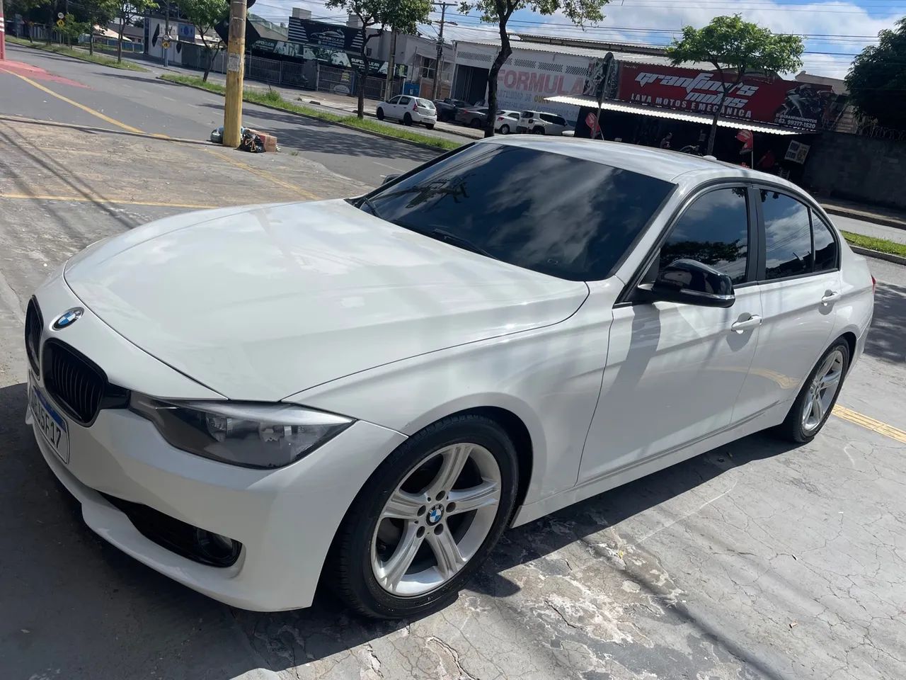BMW 316I 2014/2014 R$ 75.900,00