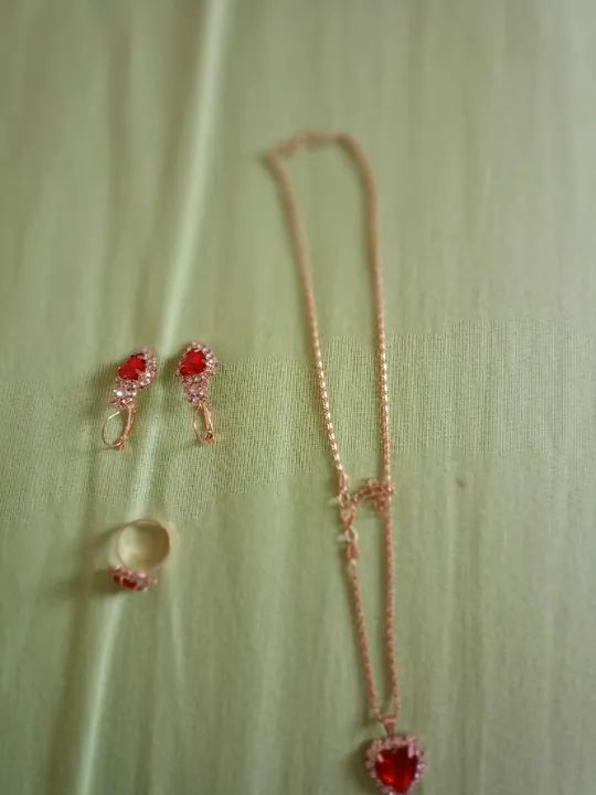 Conjunto coraç ão vermelho  - Foto 2