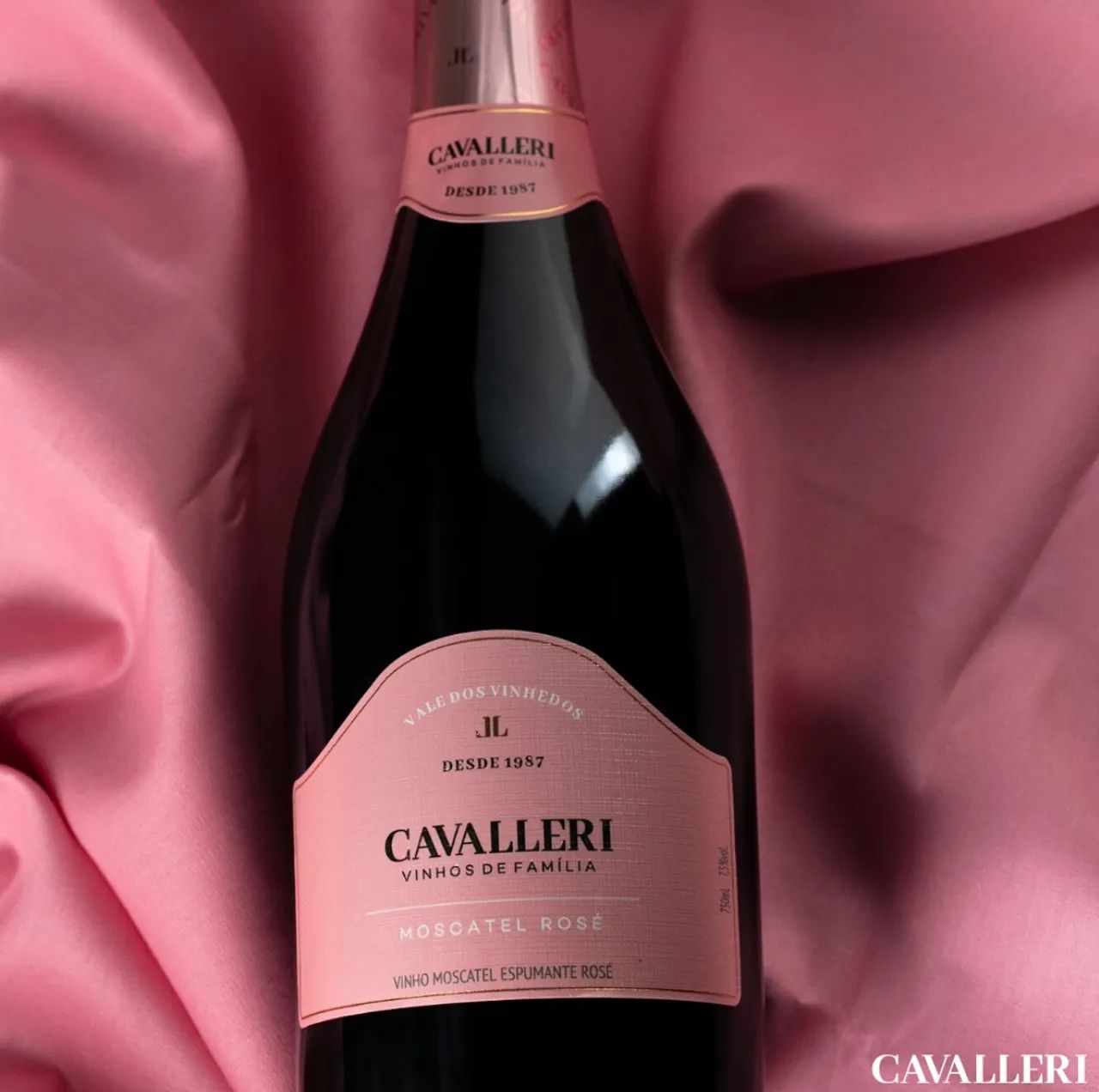 Caixa com 6 Espumante Moscatel Rosé Cavalleri - 750ml