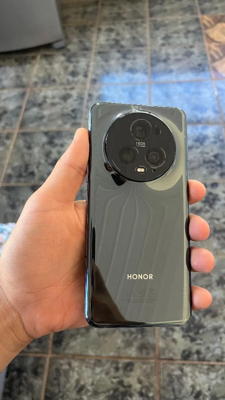Honor Magic 5 pro 12GB de ram 512GB de memória