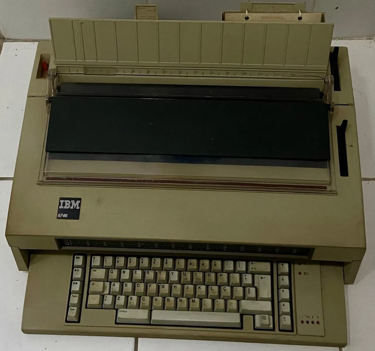 Máquina de Escrever IBM 6746