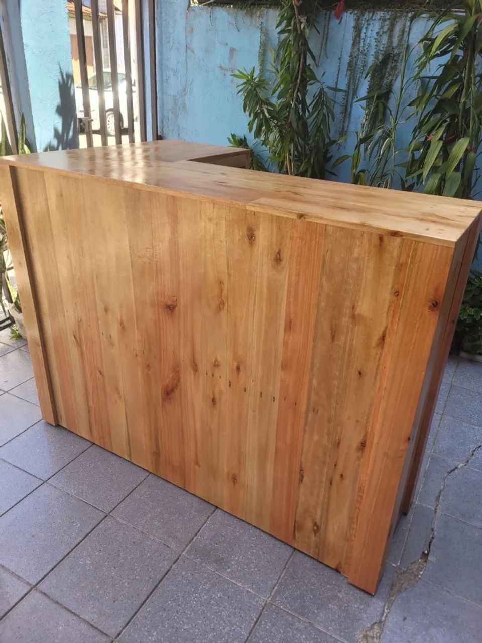 Balcão de pallet em L