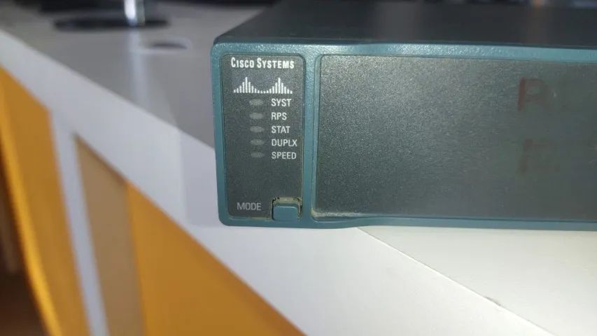 SWITCH CISCO CATALYST 2960 SERIES - Foto 4