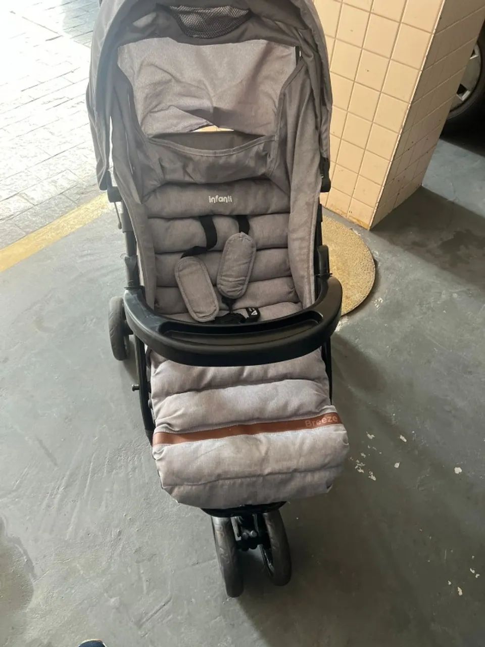 Carrinho de bebê freezer 3 rodas - Foto 2