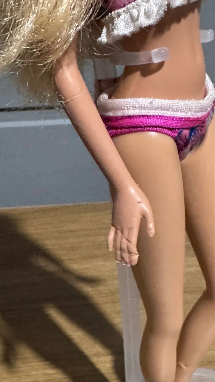 Boneca Barbie de Praia (corpo avariado) - Foto 5