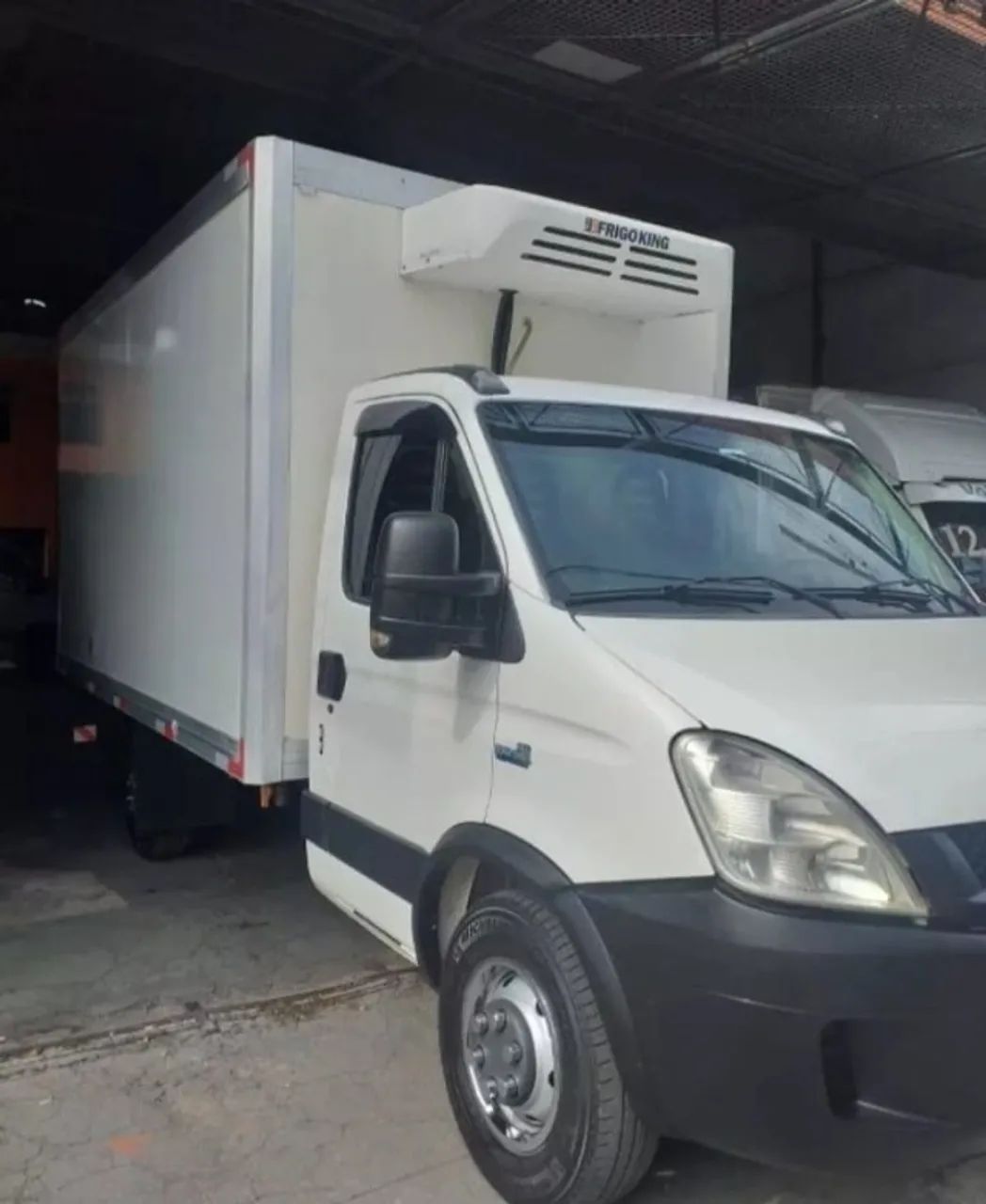 Iveco  Bau Refrigerado 2018 - Foto 2