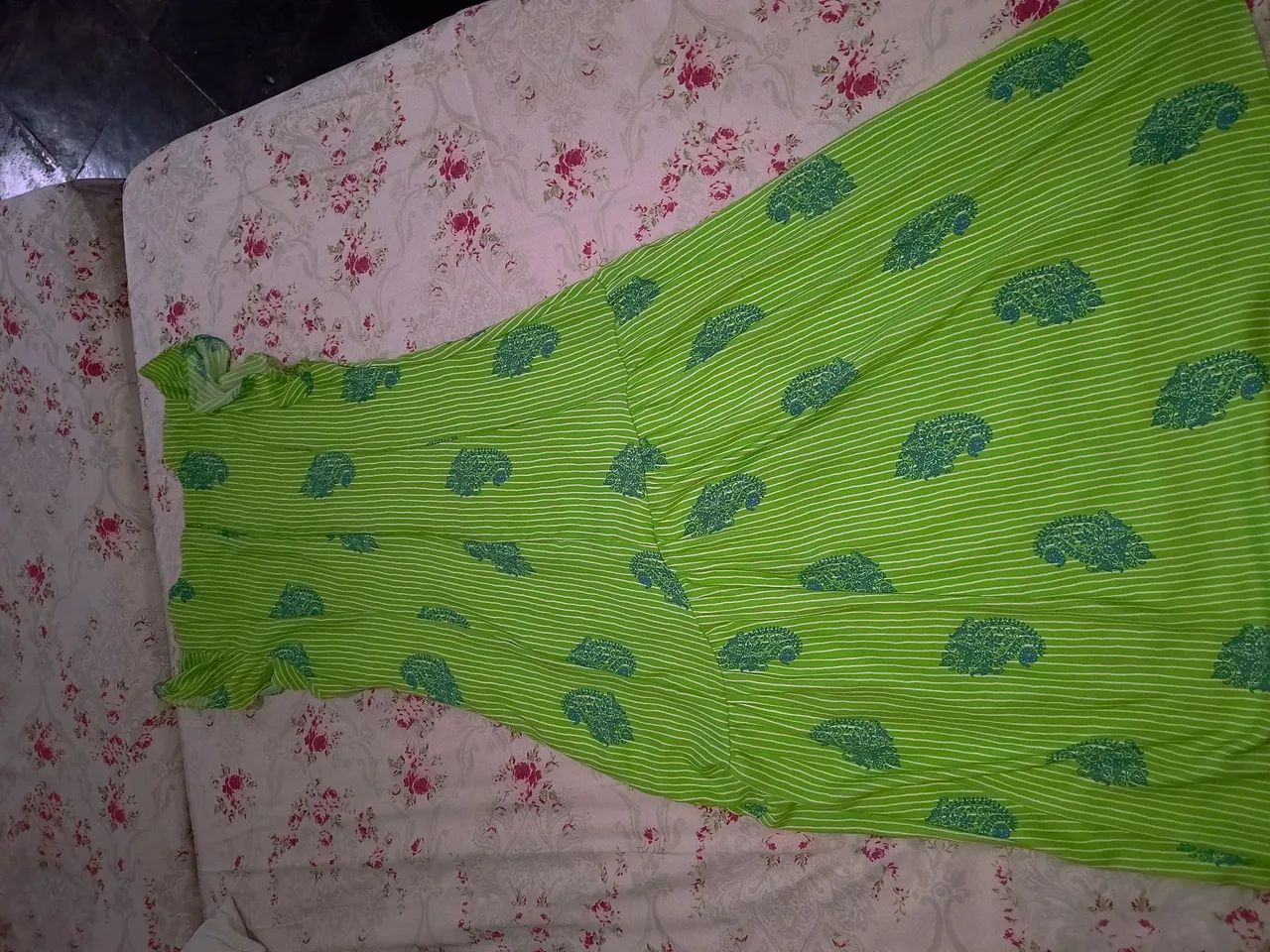 Vestido Verde com Estampa Floral - Foto 2