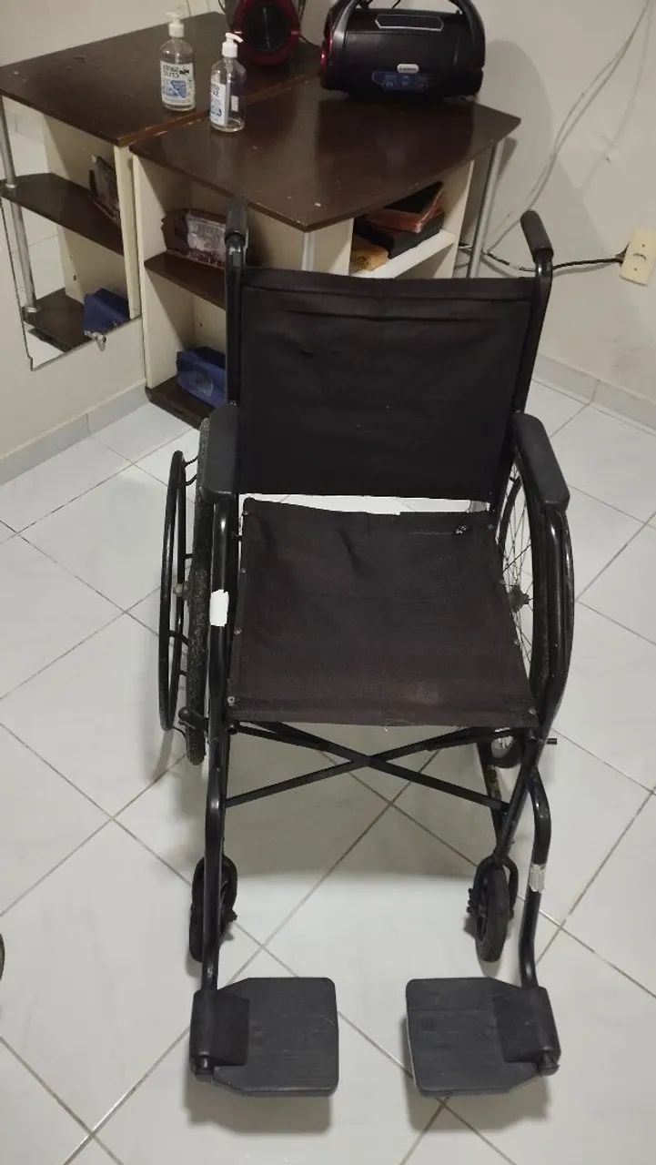 Cadeira de Rodas - Usada