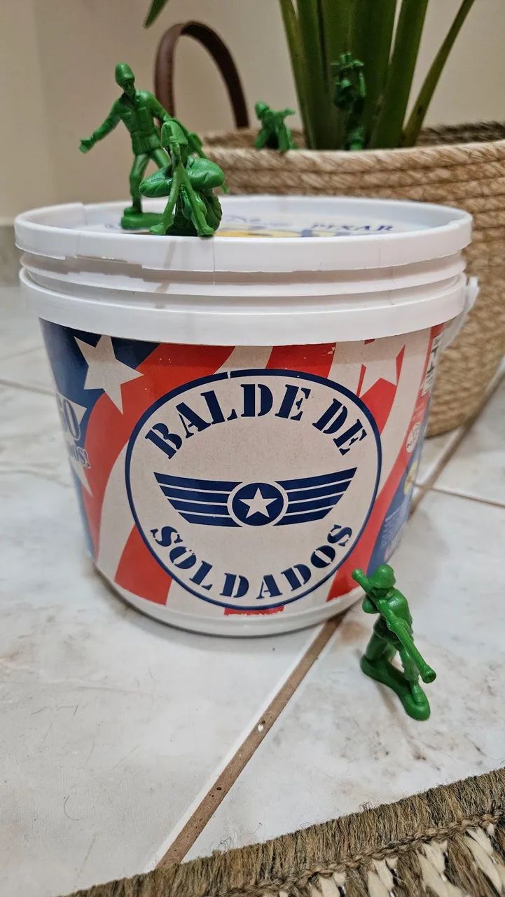 Soldados Toy Story - Balde de Brinquedo - Foto 4