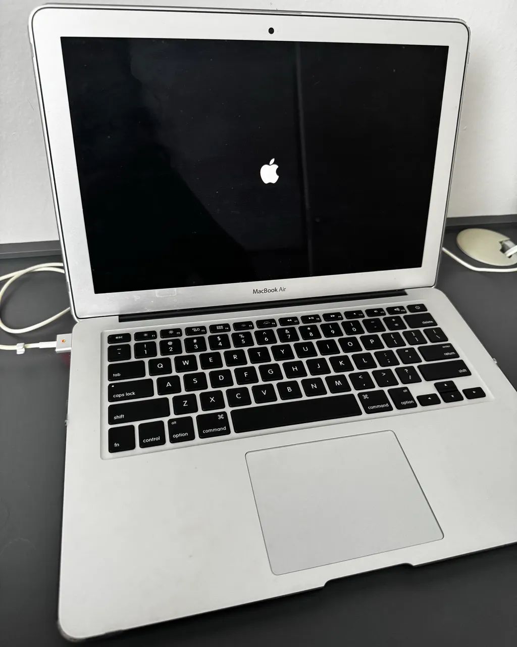 MacBook Air 13? 2017 i5 8GB 128GB ? Impecável! Com caixa