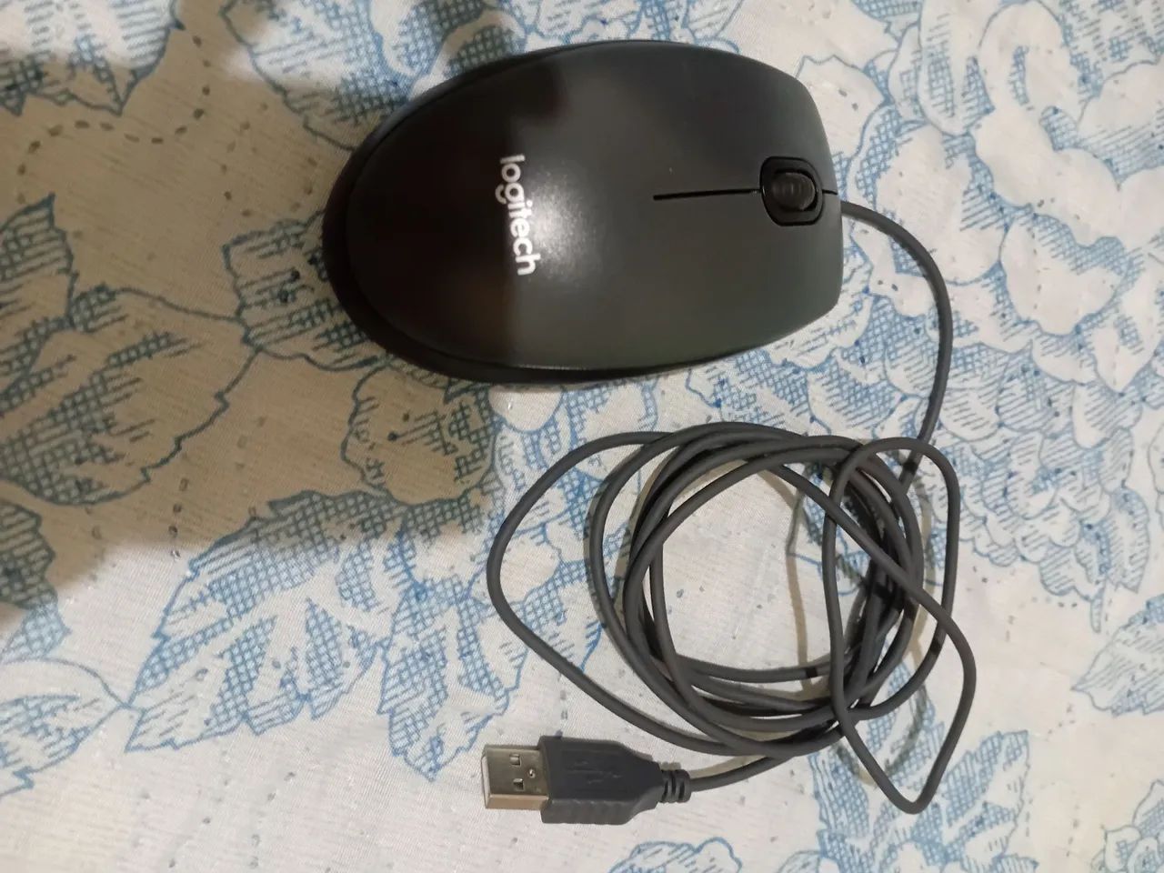 Mouse Logitech com fio