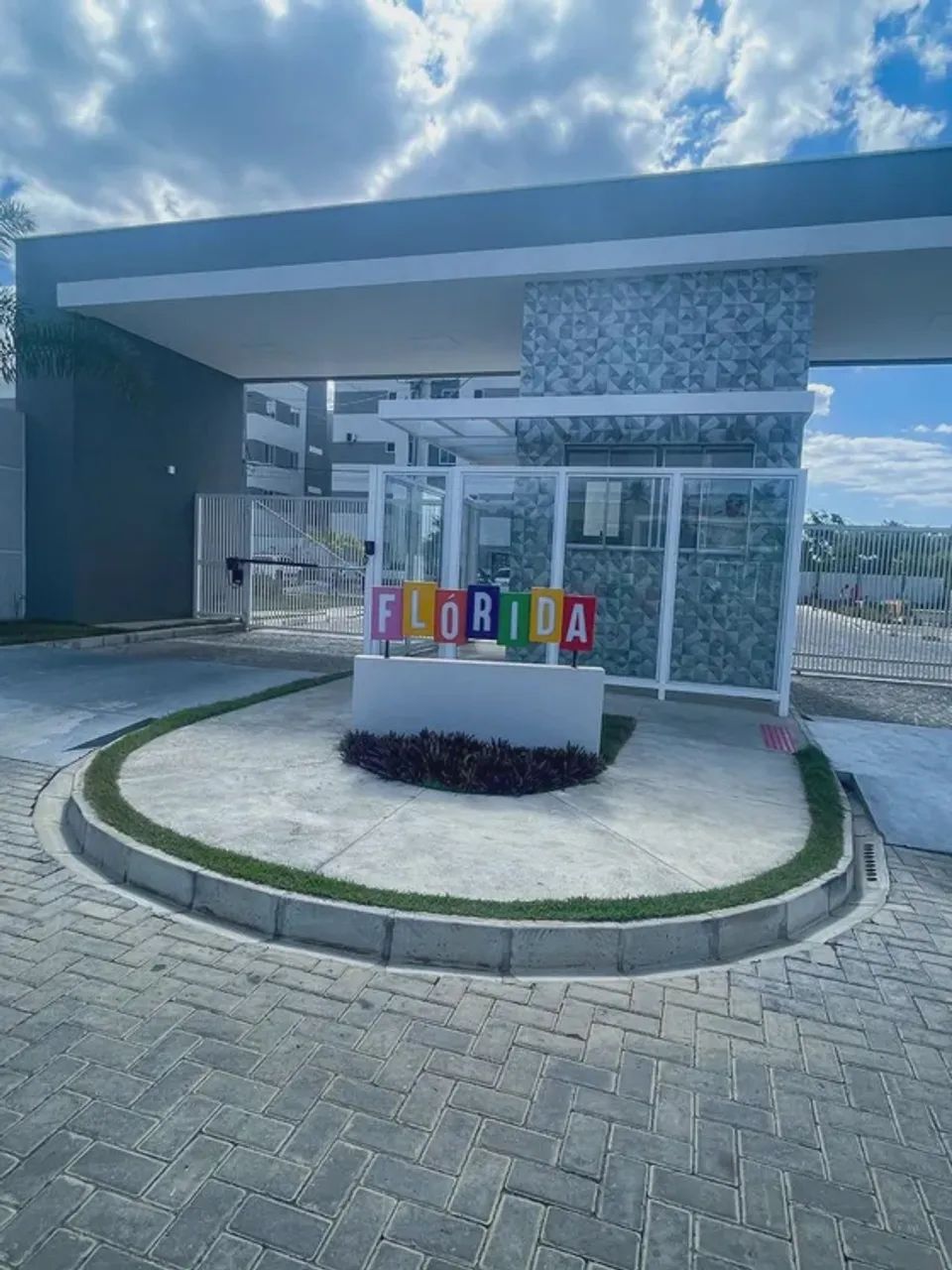 ALUGO APARTAMENTO TÉRREO NO SIM CONDOMÍNIO FLÓRIDA JOY- Feira de Santana - BA