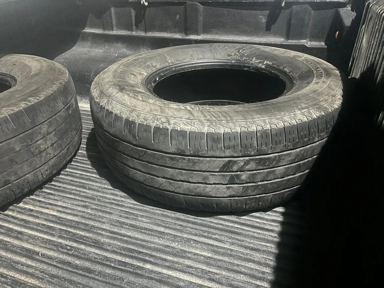 Pneu 265/70/16 usado