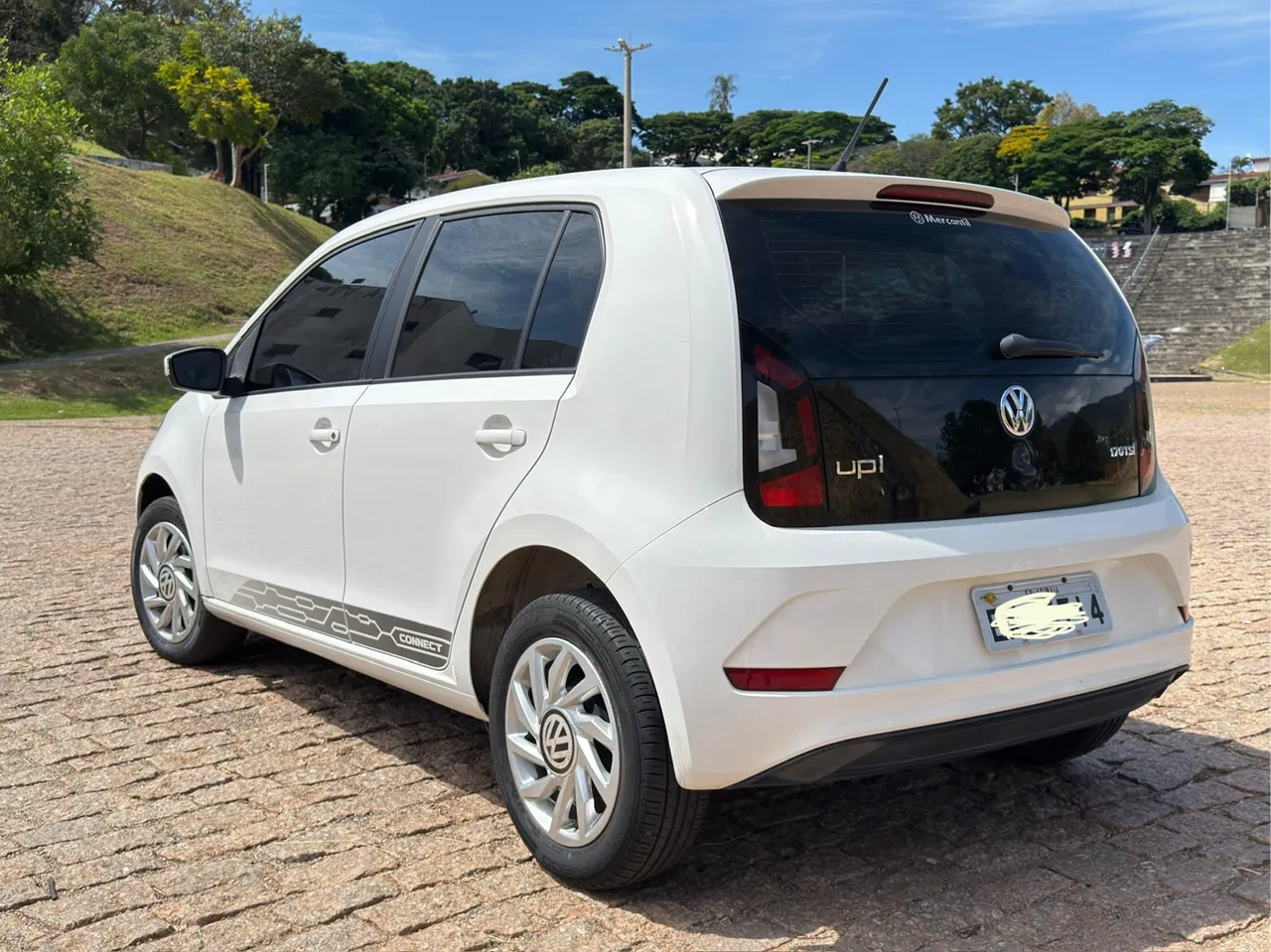 Carro único dono sem retoque 